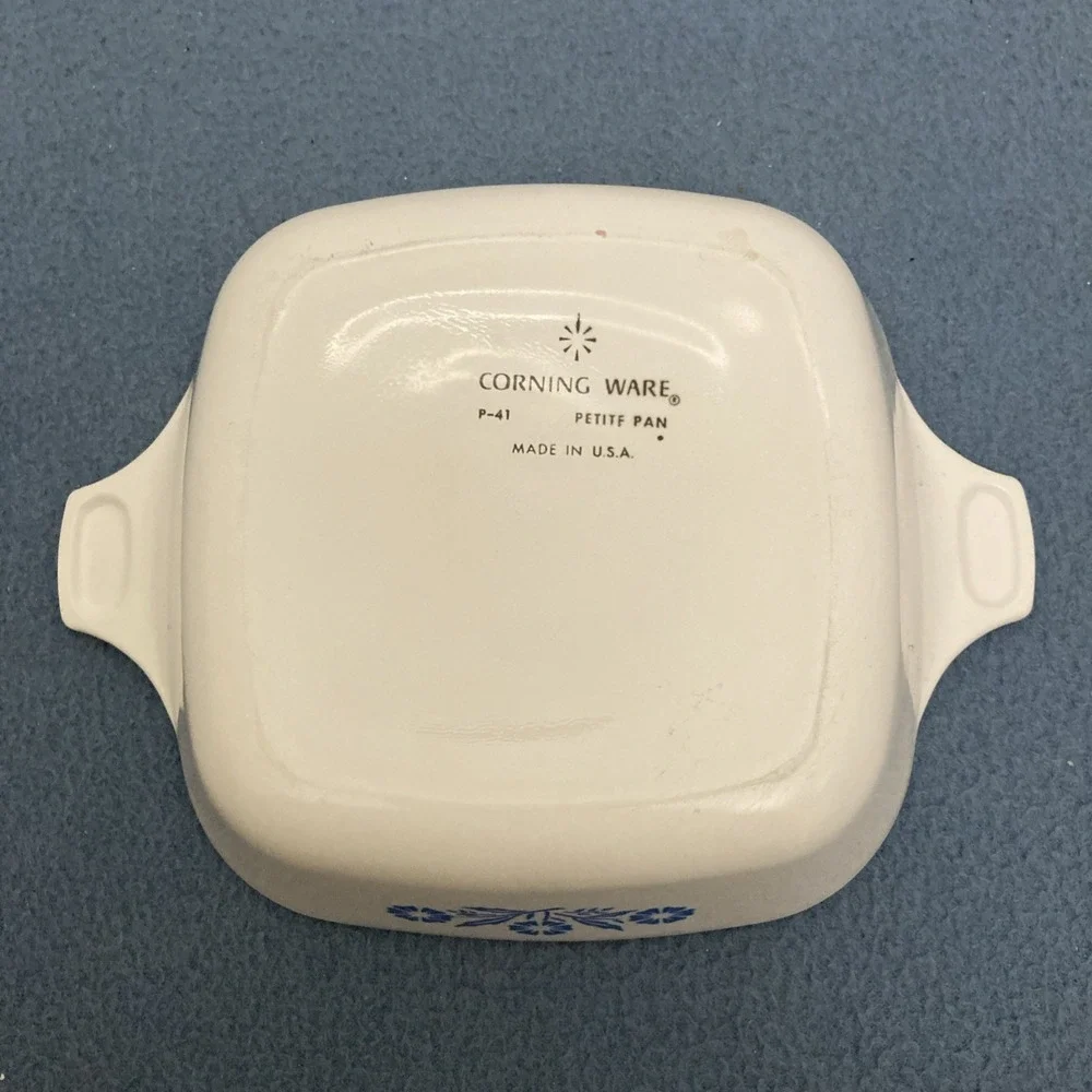 VTG Corning Ware Blue Cornflower Petite Pan (P-41)‎ Set Of 2 with 1 Plastic Lid